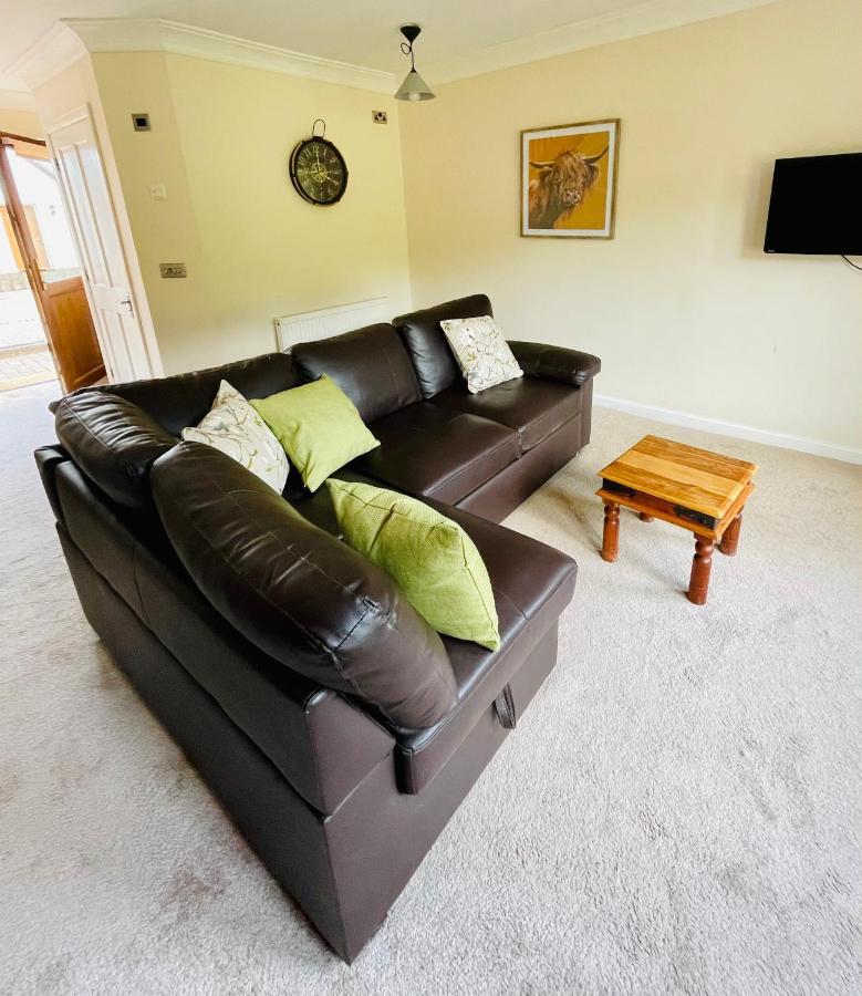 Redwood House 3*